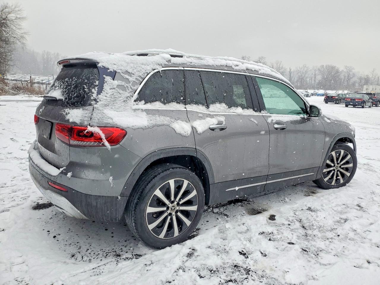 2021 MERCEDES-BENZ GLB 250 photo 3