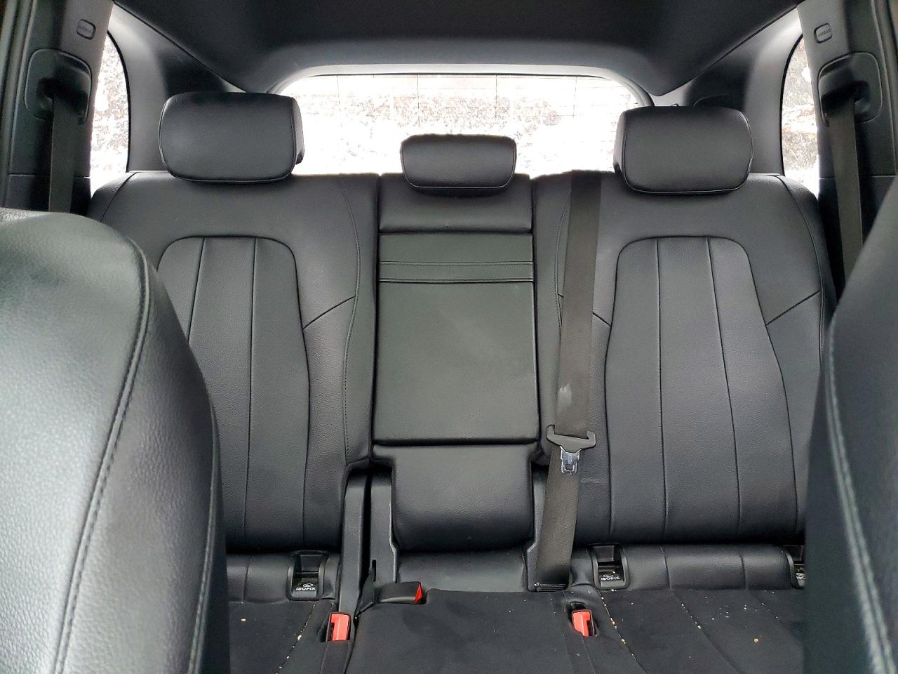 2021 MERCEDES-BENZ GLB 250 photo 10