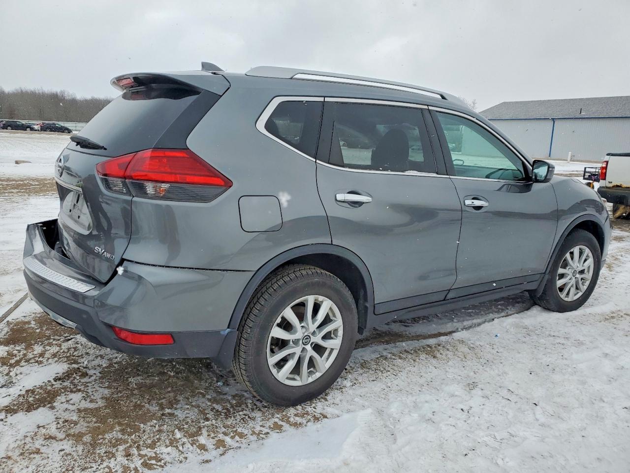 2017 NISSAN ROGUE SV photo 3