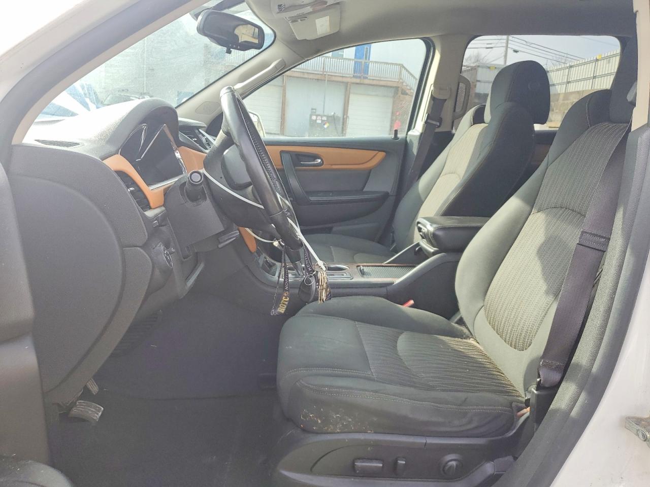 2014 CHEVROLET TRAVERSE LT photo 7
