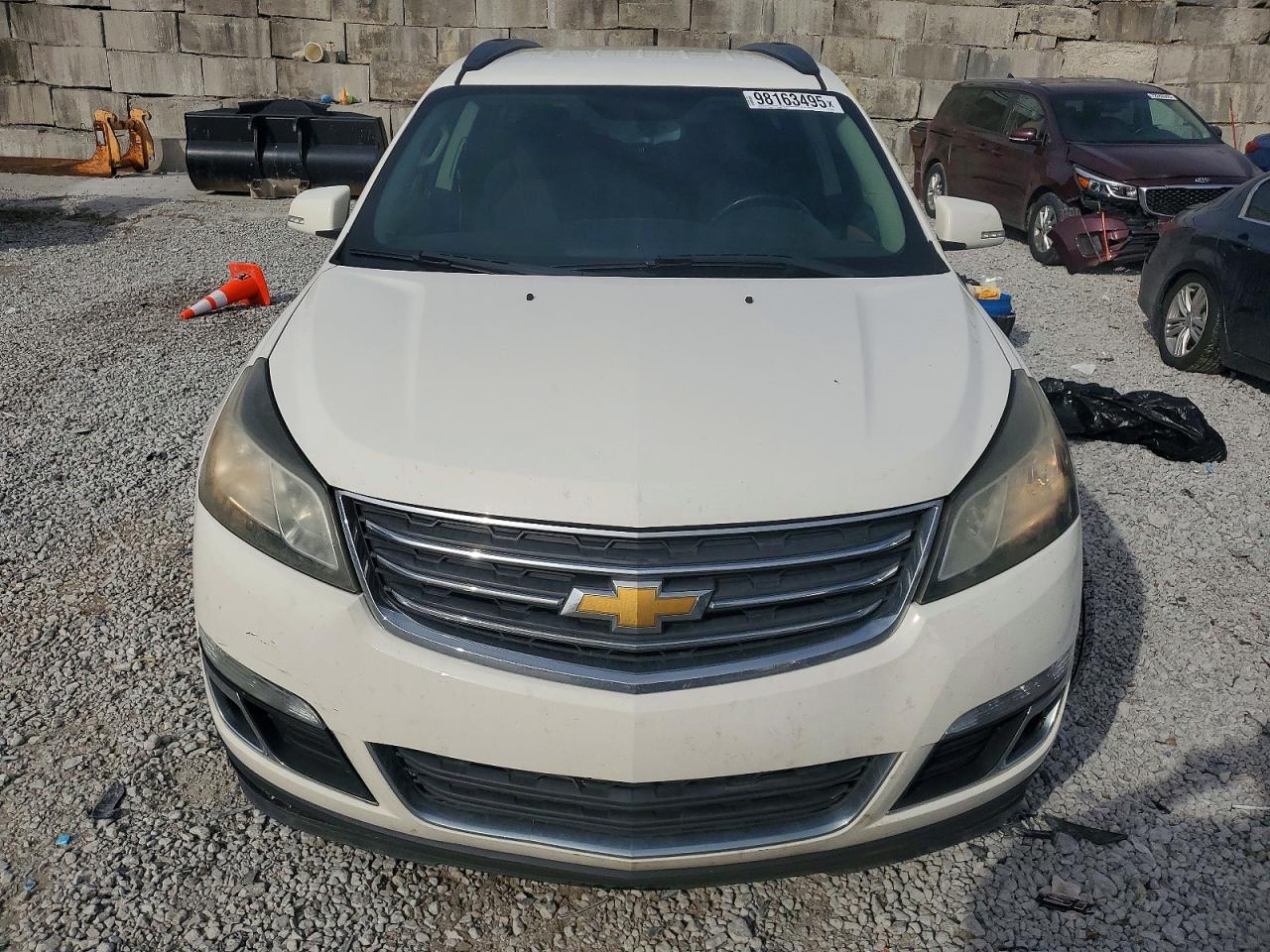 2014 CHEVROLET TRAVERSE LT photo 5