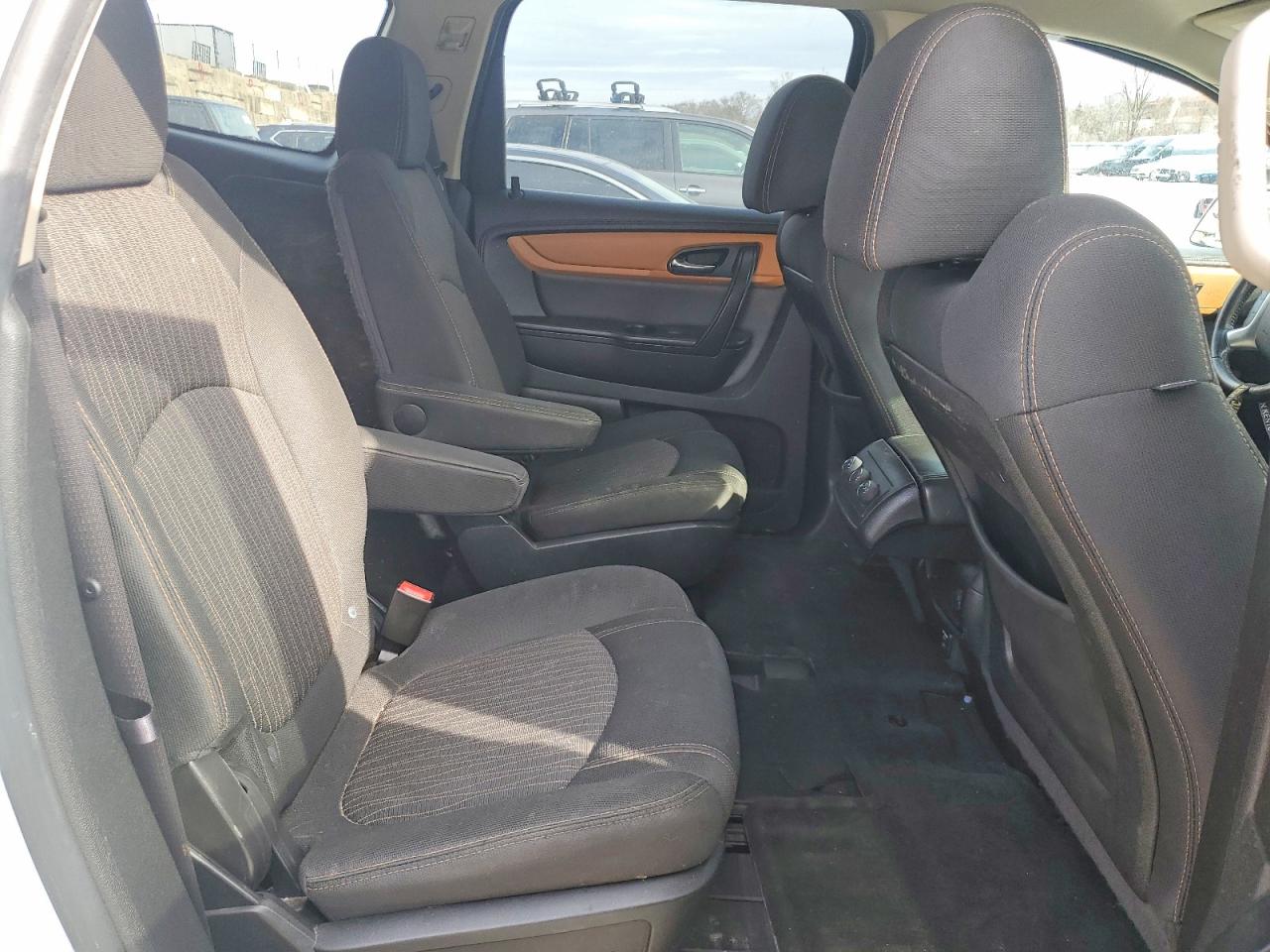 2014 CHEVROLET TRAVERSE LT photo 11