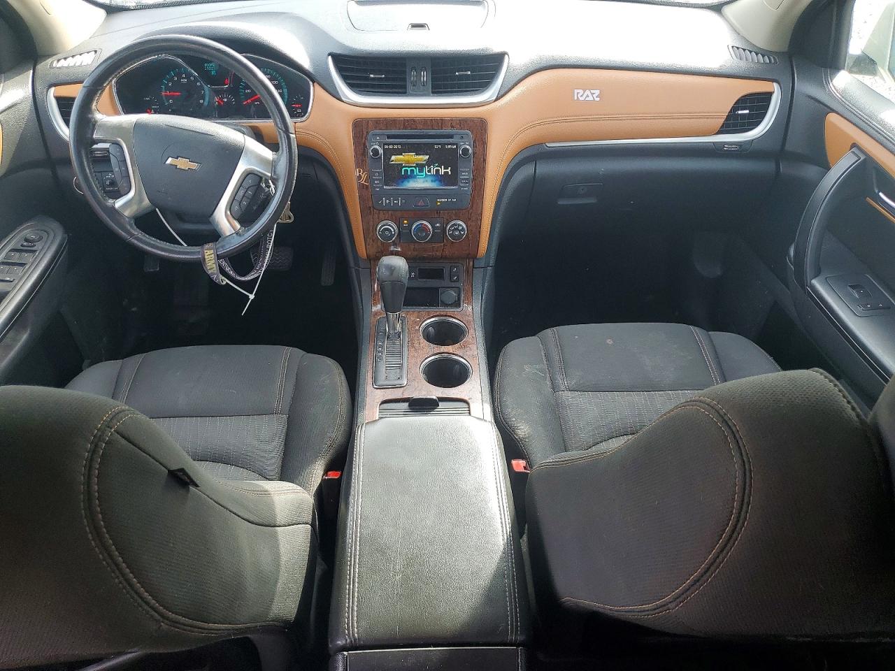 2014 CHEVROLET TRAVERSE LT photo 8