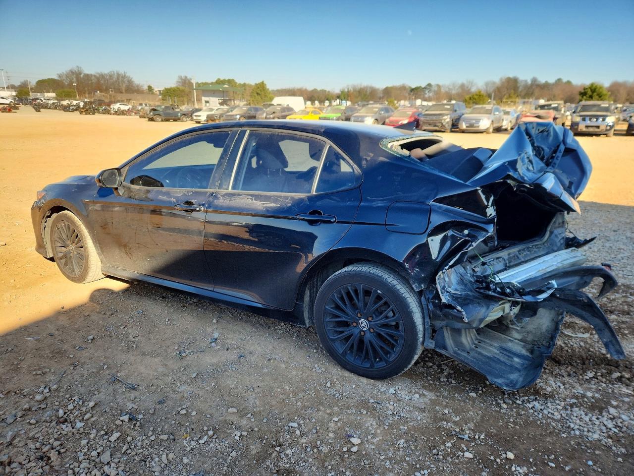 2020 TOYOTA CAMRY LE photo 2