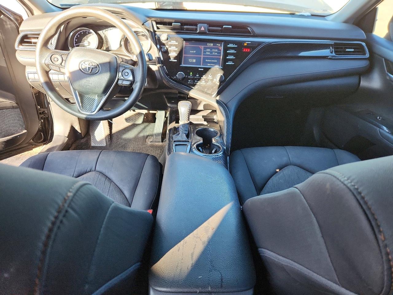 2020 TOYOTA CAMRY LE photo 8