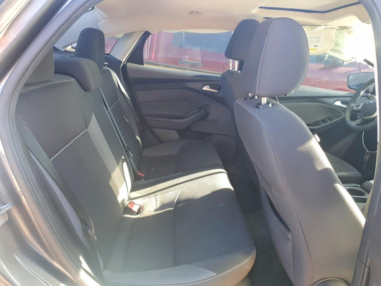 2014 FORD FOCUS SE photo 10