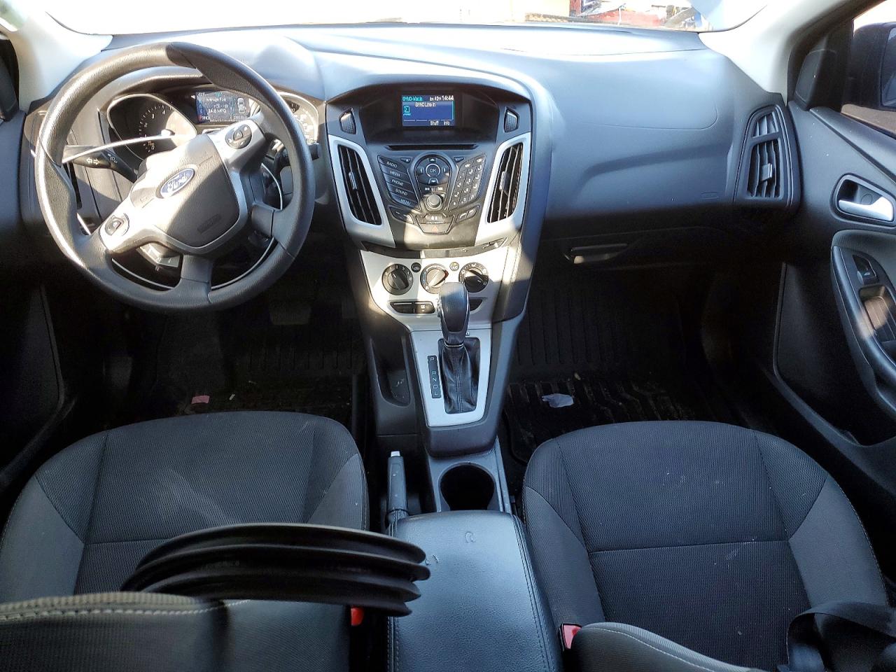 2014 FORD FOCUS SE photo 8