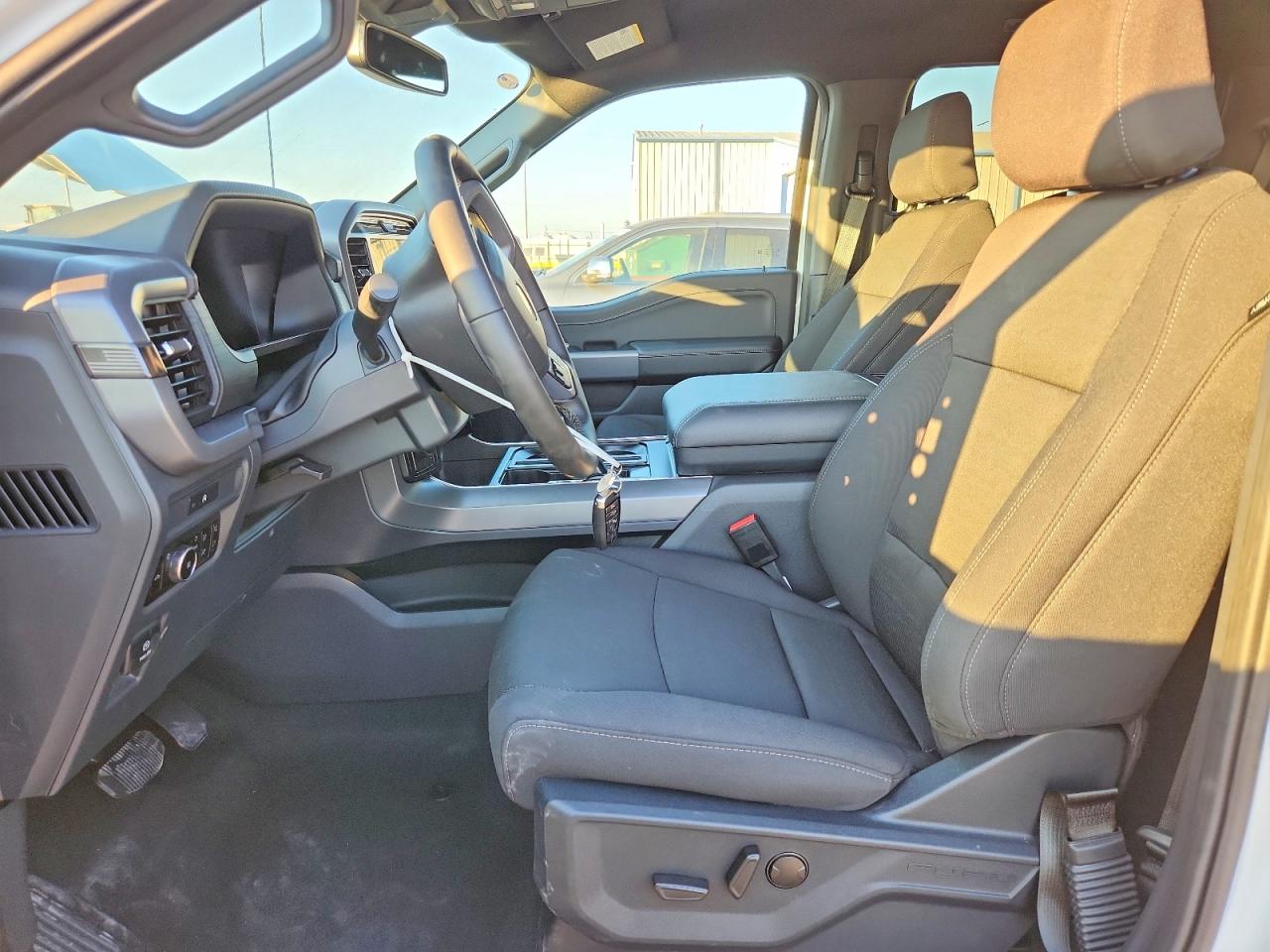 2025 FORD F150 XLT photo 7