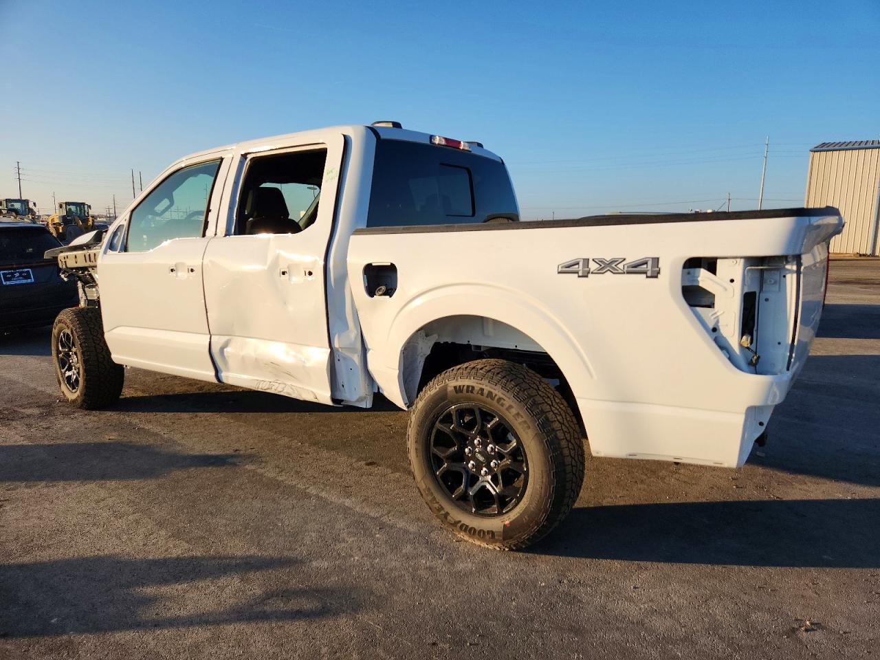 2025 FORD F150 XLT photo 2