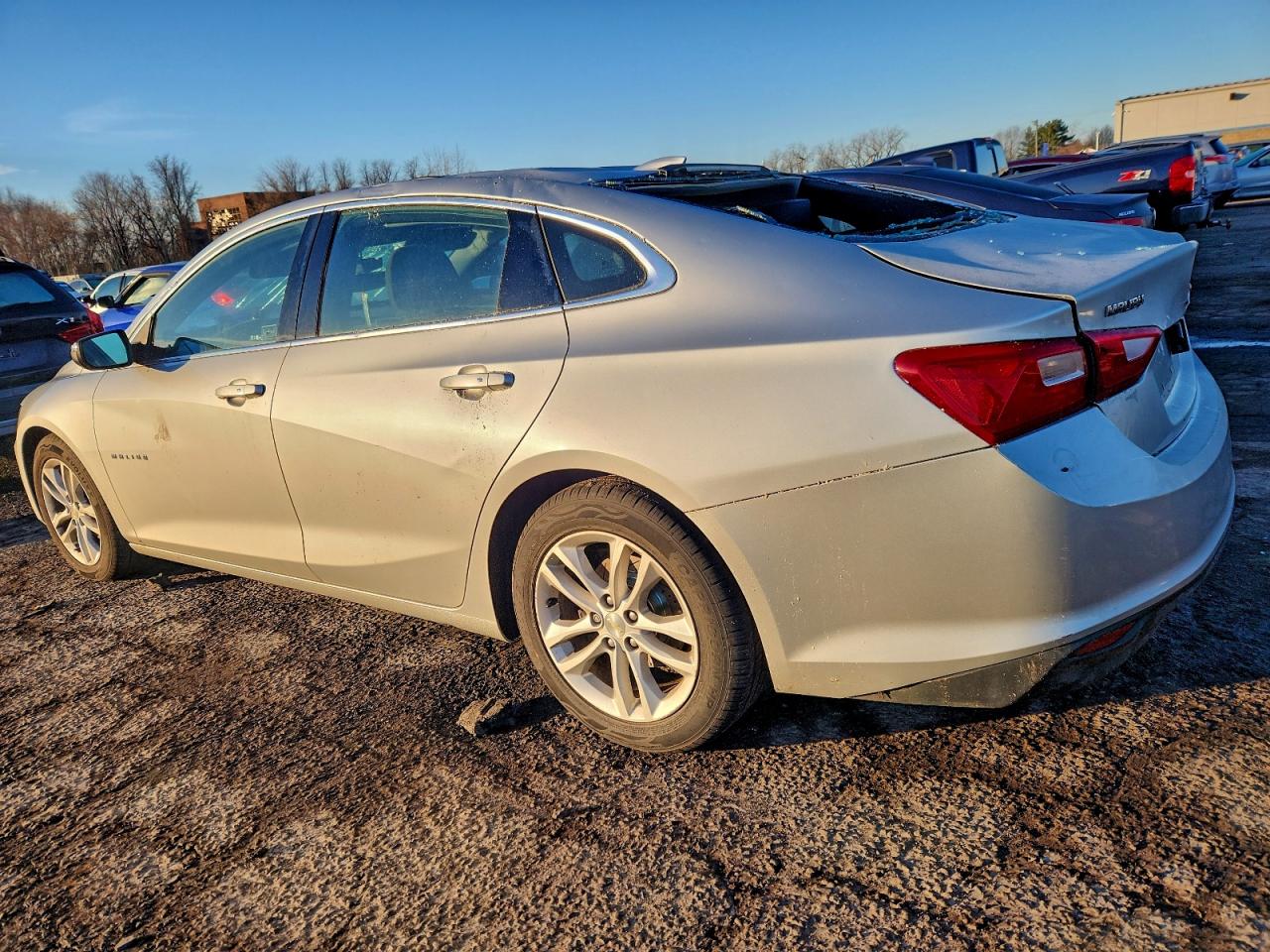 2016 CHEVROLET MALIBU LT photo 2