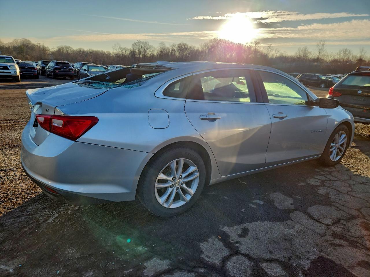 2016 CHEVROLET MALIBU LT photo 3