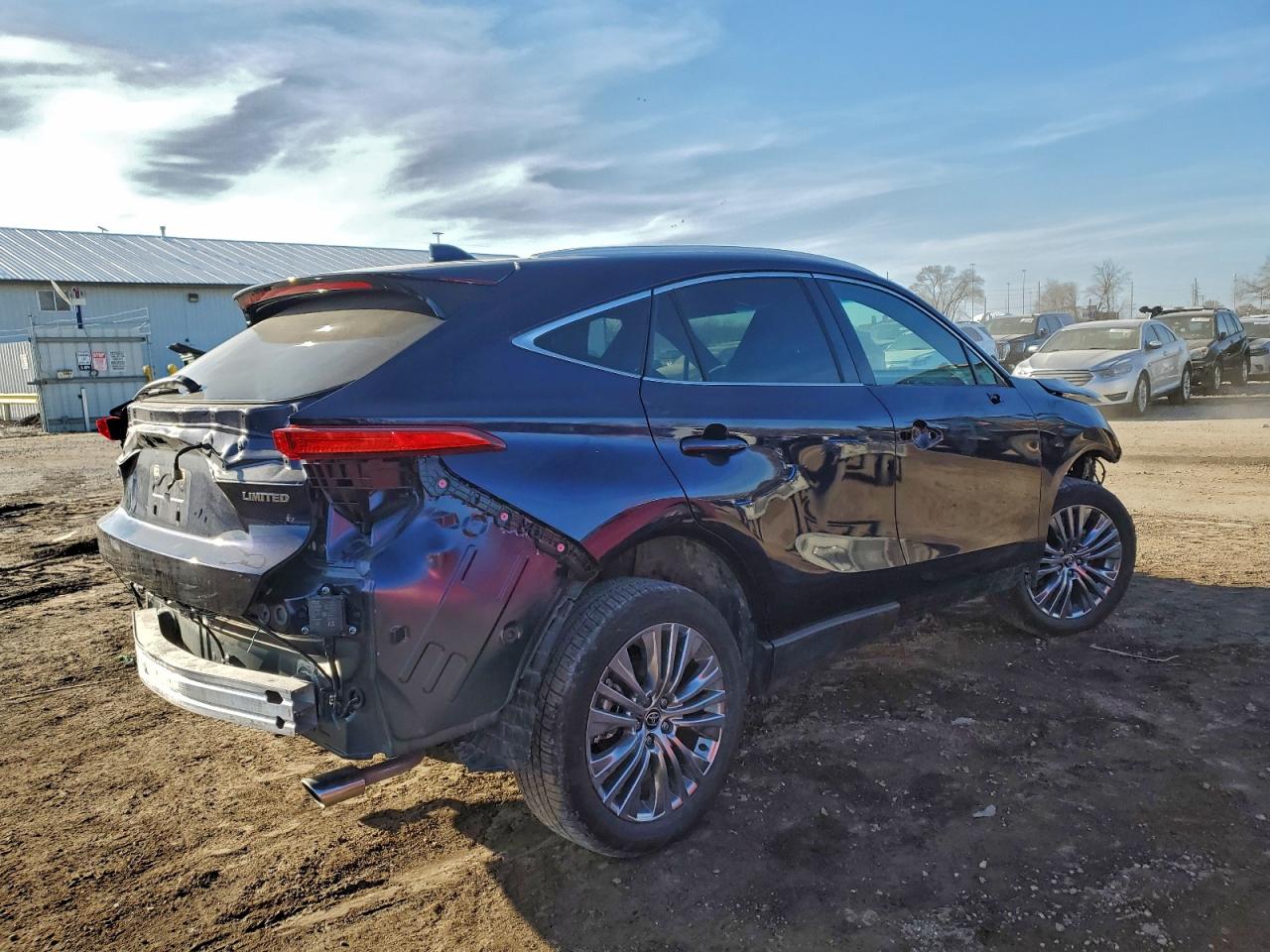 2023 TOYOTA VENZA LE photo 3
