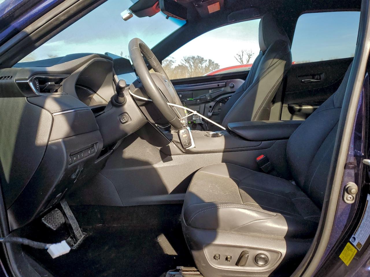 2023 TOYOTA VENZA LE photo 7