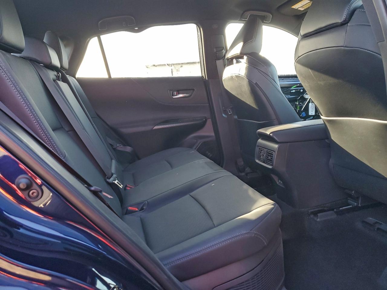 2023 TOYOTA VENZA LE photo 11