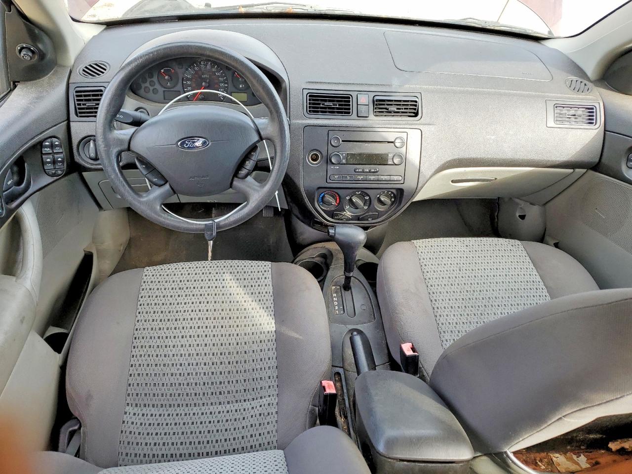 2006 FORD FOCUS ZX4 photo 8