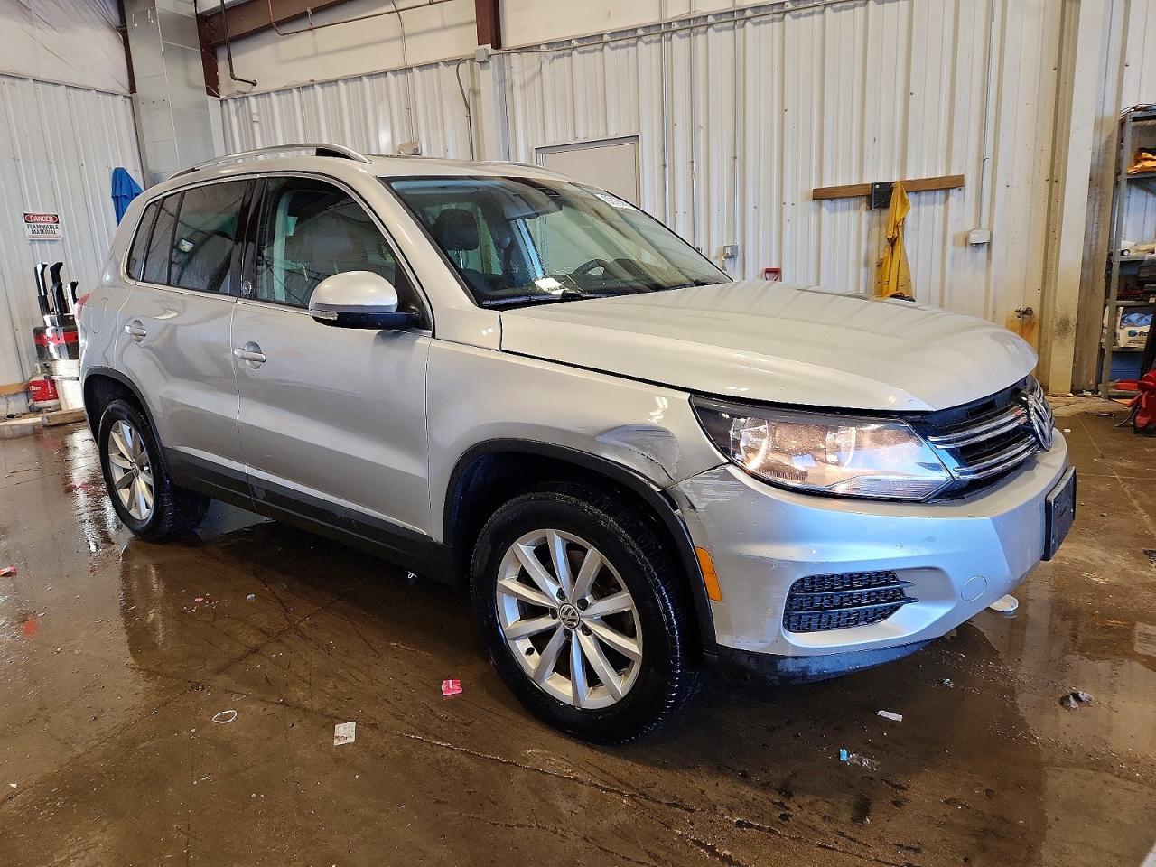 2017 VOLKSWAGEN TIGUAN WOLFSBURG photo 4