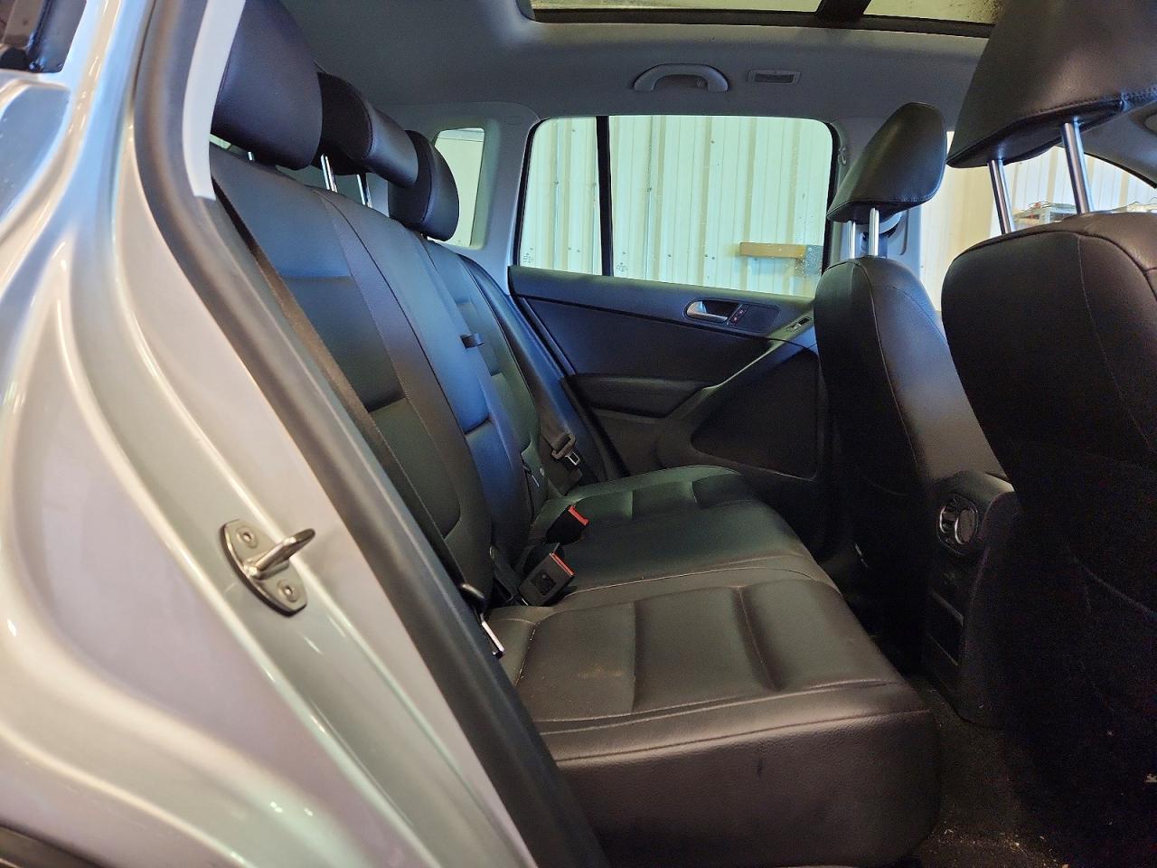 2017 VOLKSWAGEN TIGUAN WOLFSBURG photo 11