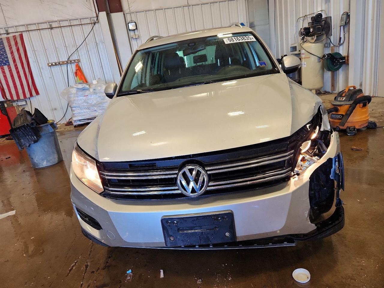 2017 VOLKSWAGEN TIGUAN WOLFSBURG photo 5