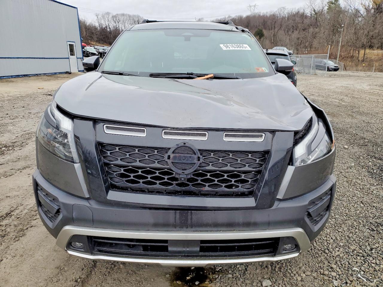 2023 NISSAN PATHFINDER SV photo 9