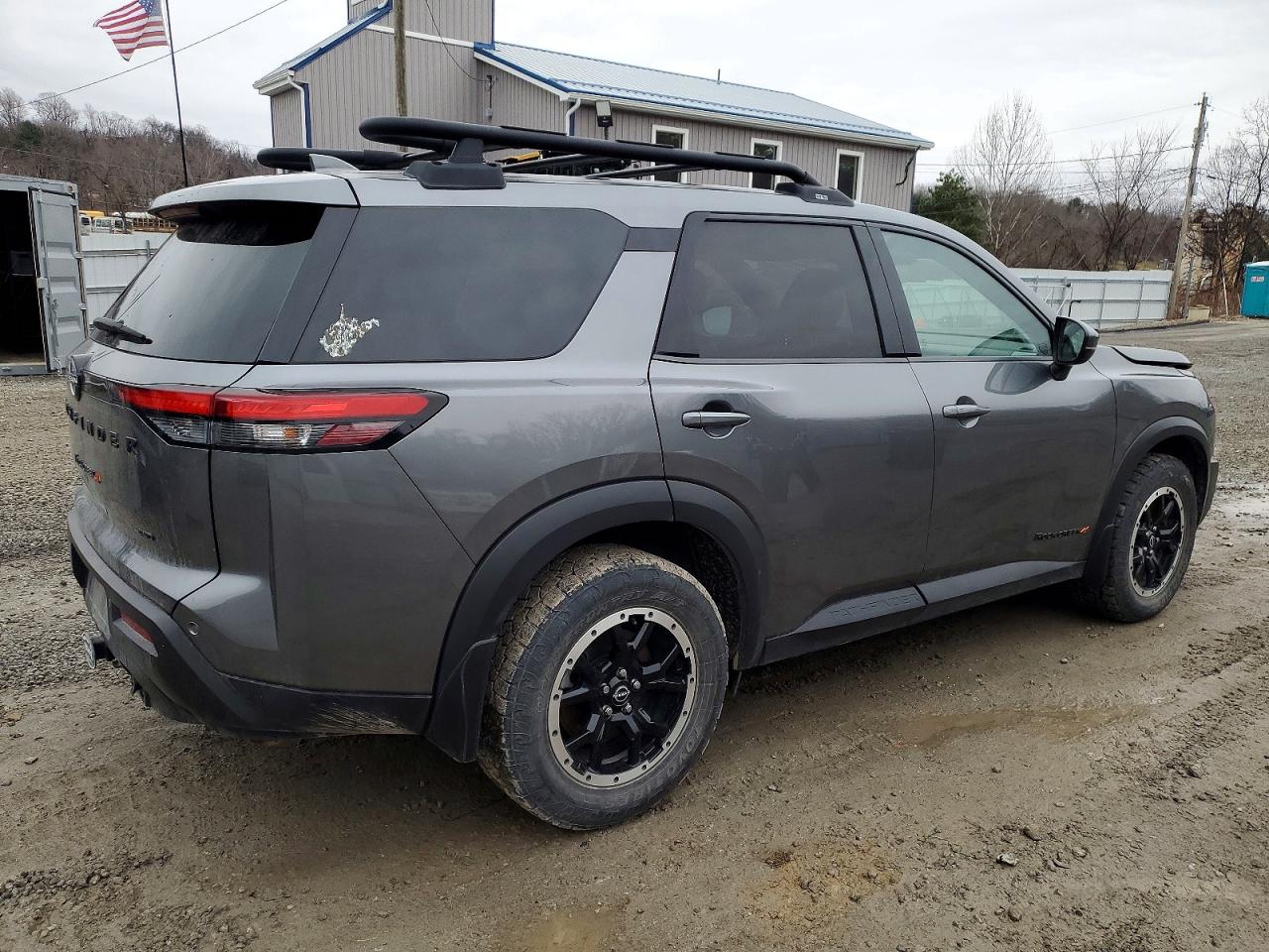 2023 NISSAN PATHFINDER SV photo 5