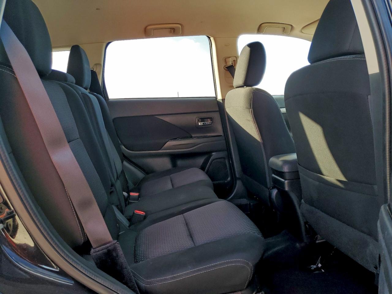 2016 MITSUBISHI OUTLANDER SE photo 21