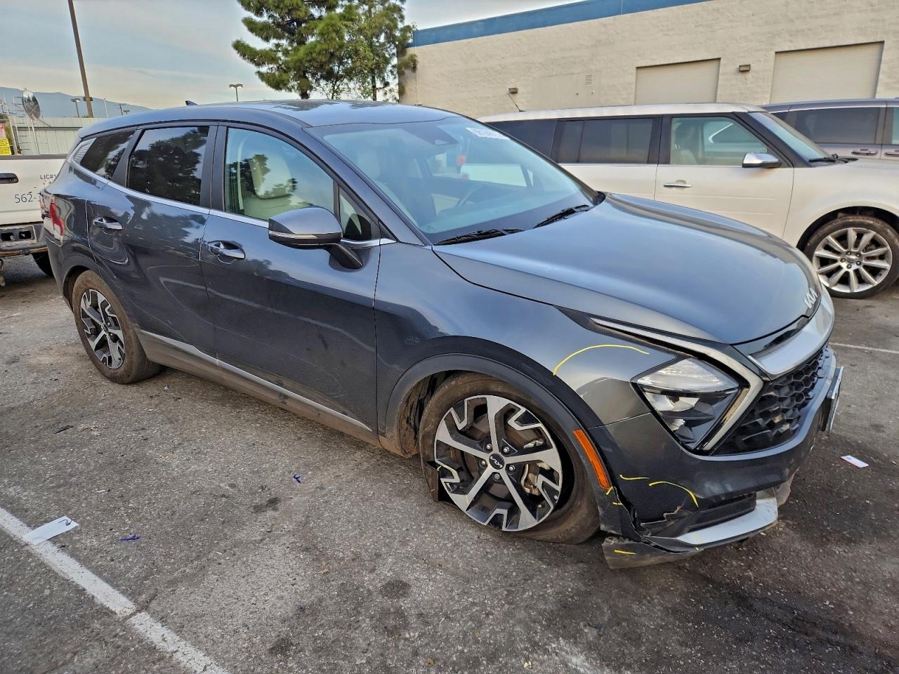 2023 KIA SPORTAGE EX photo 4