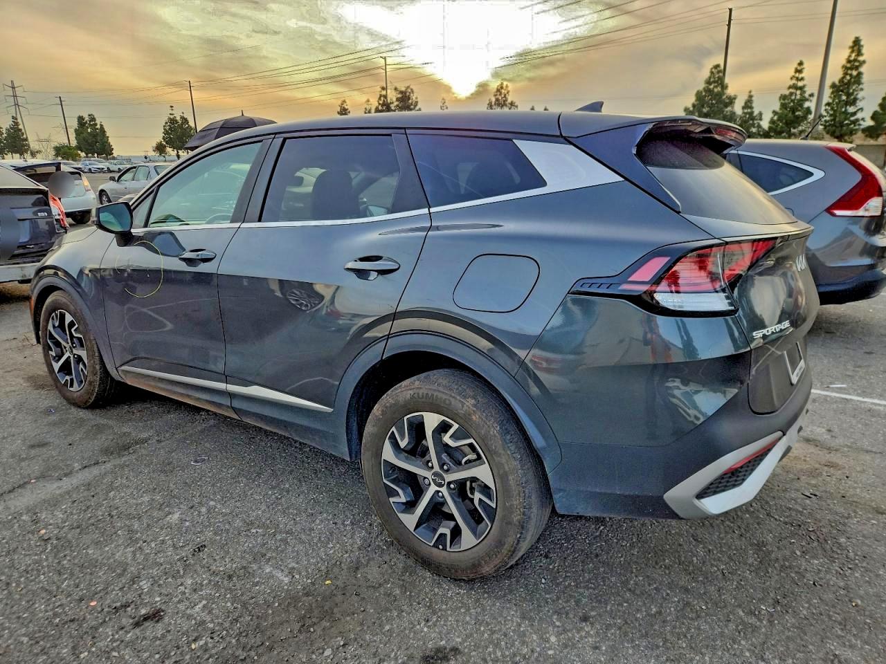 2023 KIA SPORTAGE EX photo 2