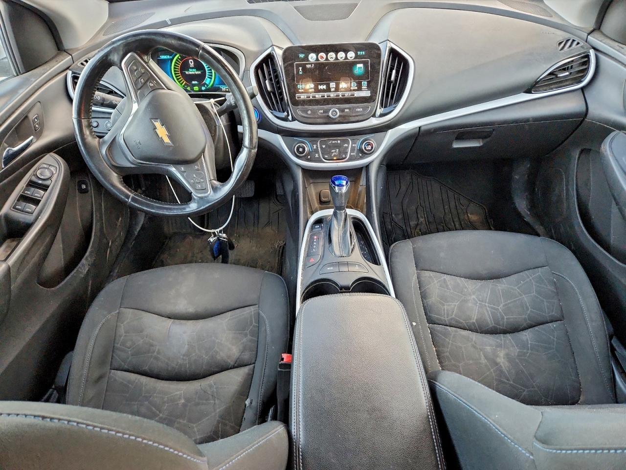 2017 CHEVROLET VOLT LT photo 8