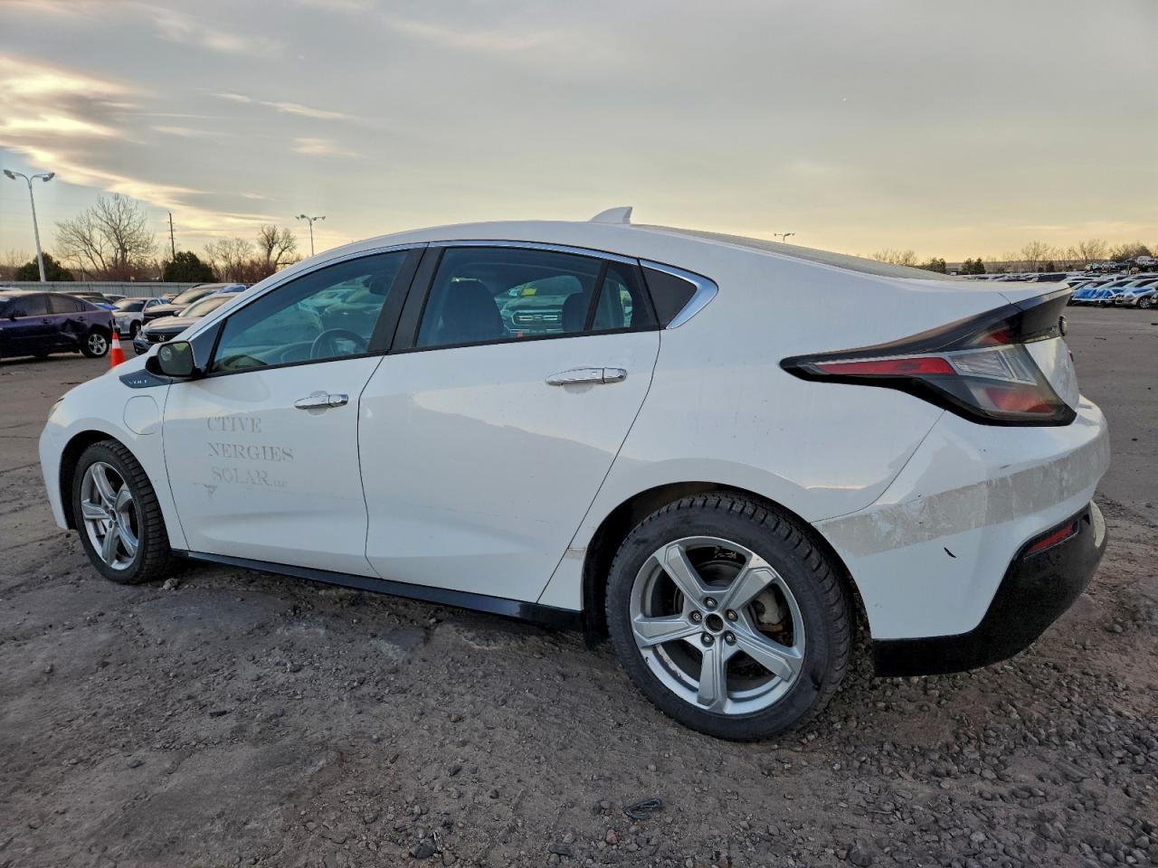 2017 CHEVROLET VOLT LT photo 2
