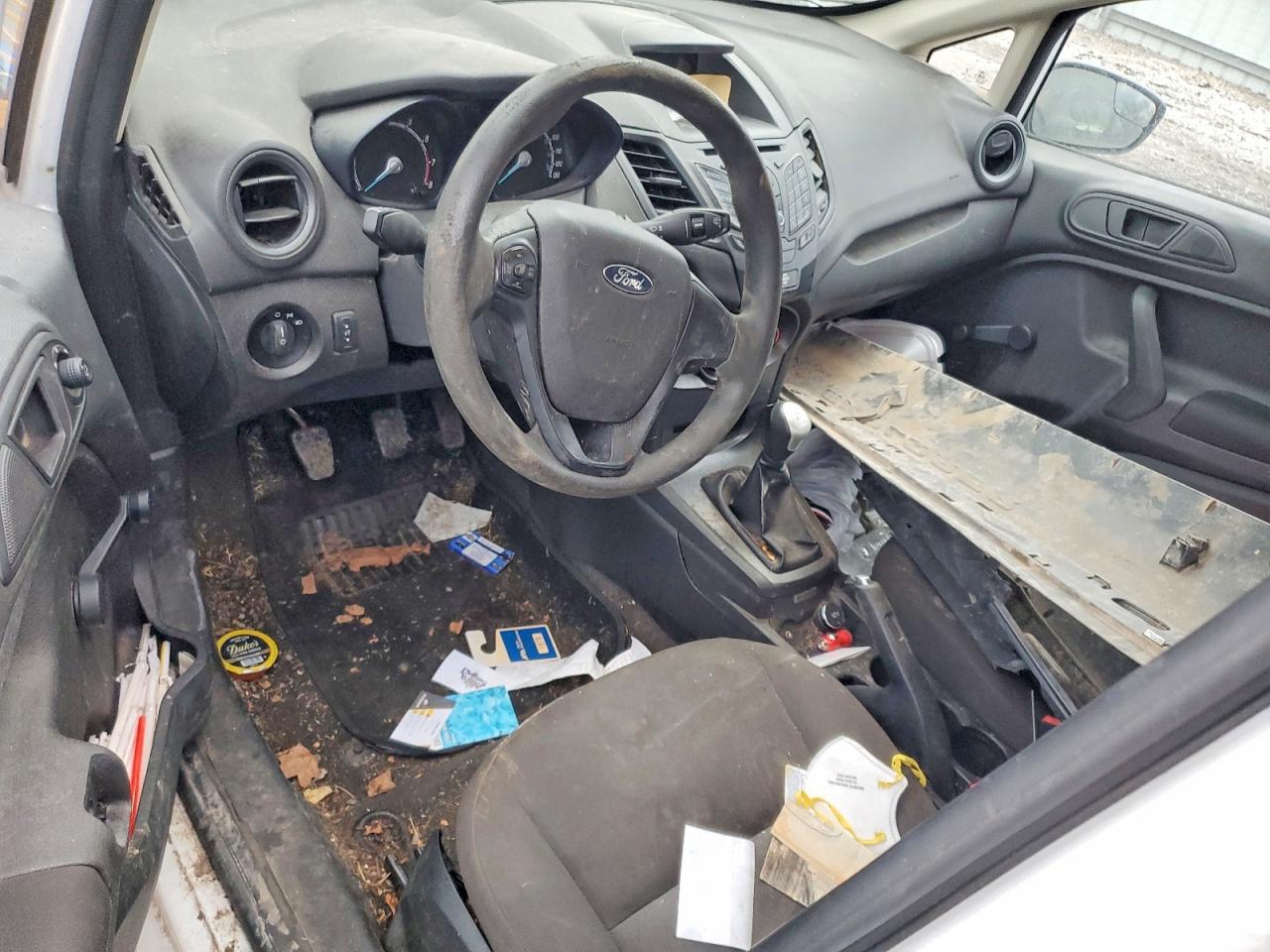 2015 FORD FIESTA S photo 8