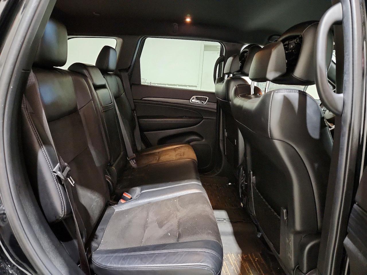 2020 JEEP GRAND CHEROKEE LAREDO photo 11