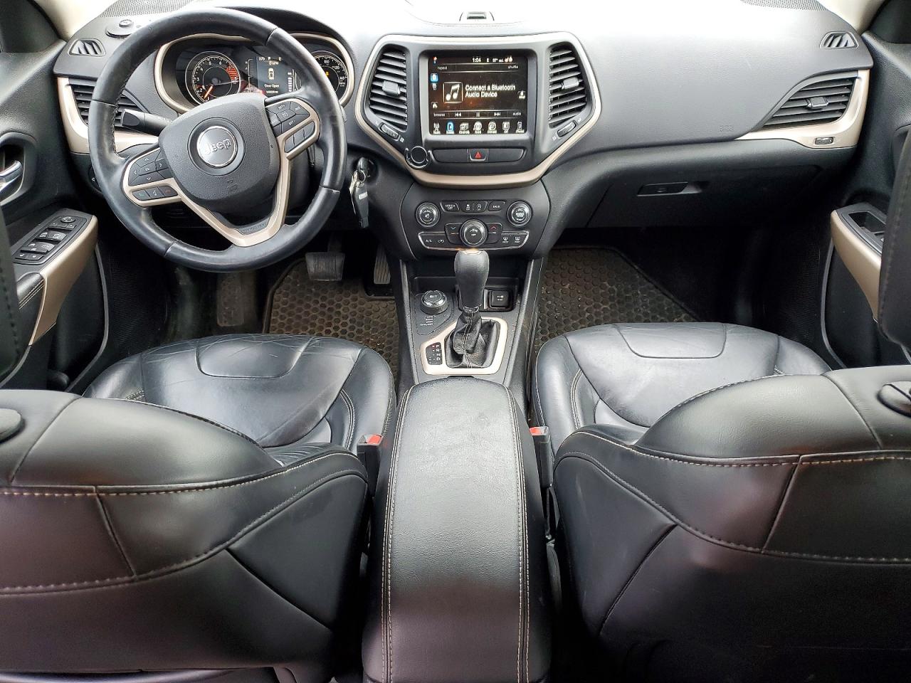 2017 JEEP CHEROKEE LATITUDE photo 8