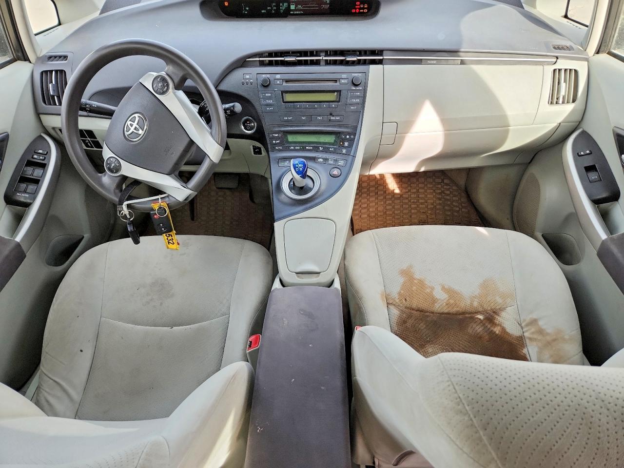 2011 TOYOTA PRIUS photo 8