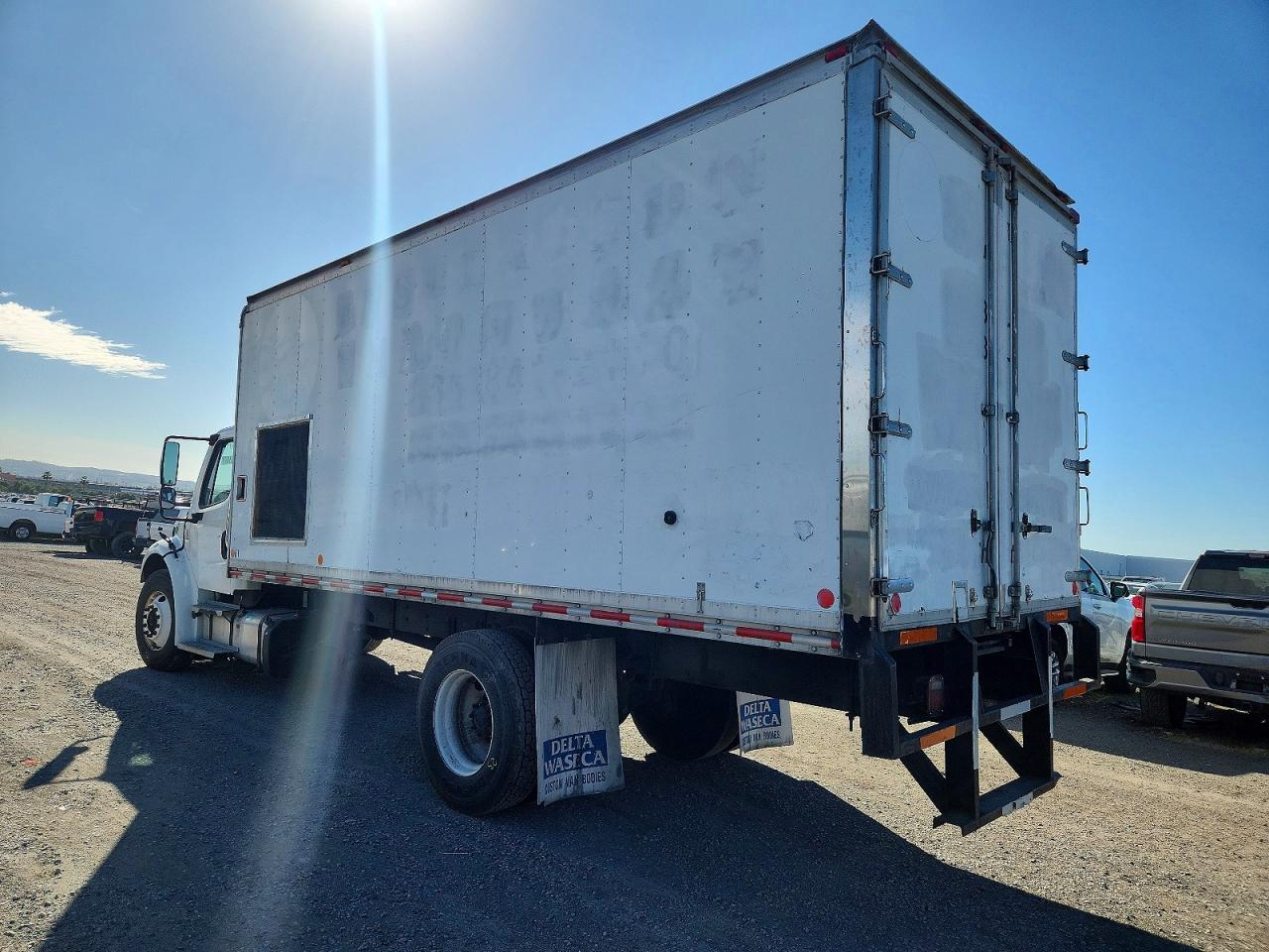 2013 FREIGHTLINER BUSINESS CLASS M2 DELIVERY TRUCK photo 2