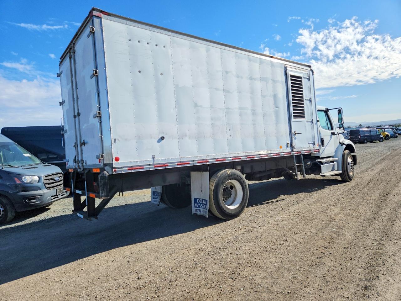 2013 FREIGHTLINER BUSINESS CLASS M2 DELIVERY TRUCK photo 3
