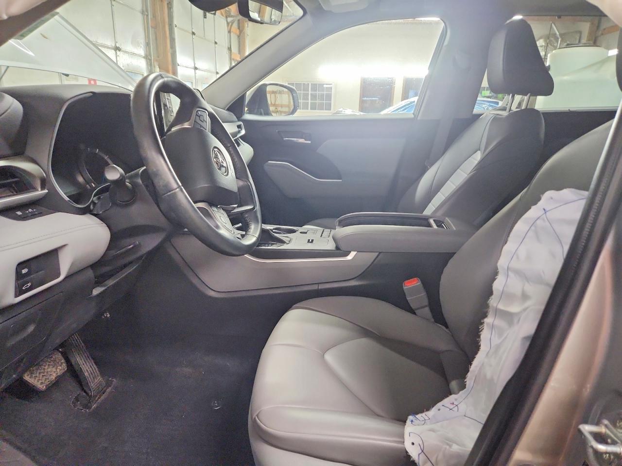 2022 TOYOTA HIGHLANDER HYBRID XLE photo 7
