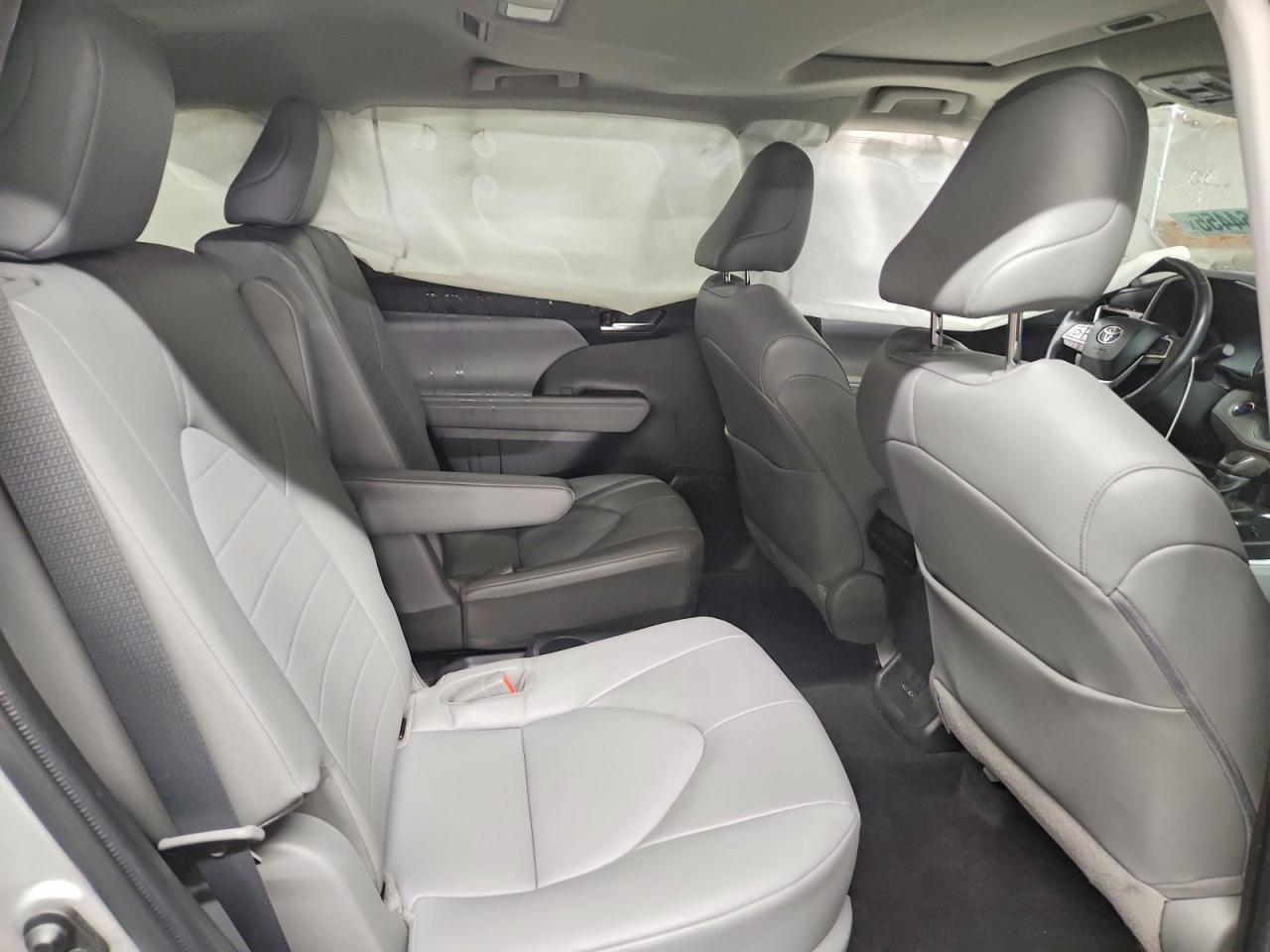 2022 TOYOTA HIGHLANDER HYBRID XLE photo 11