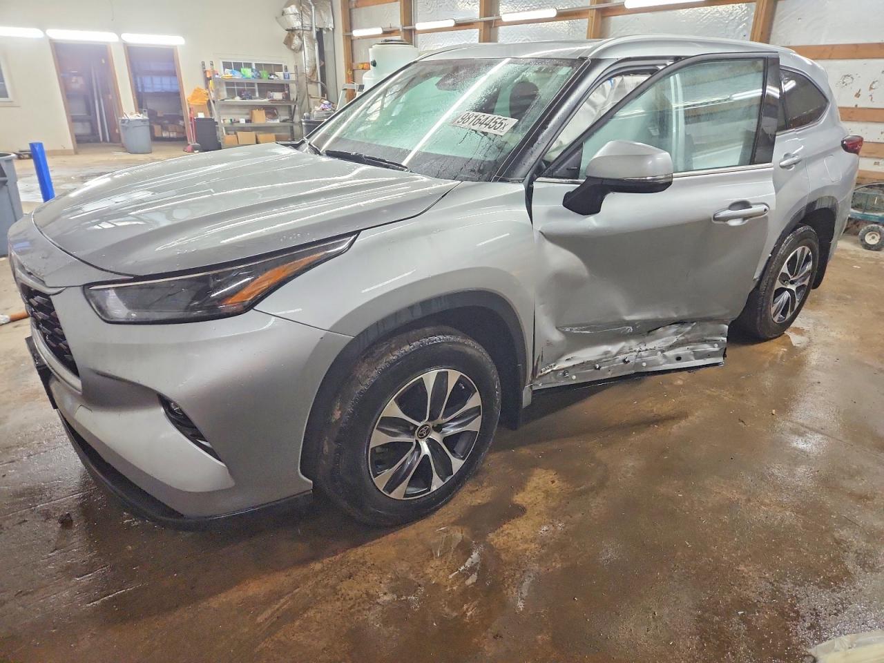 2022 TOYOTA HIGHLANDER