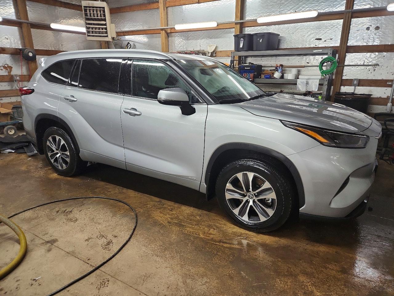 2022 TOYOTA HIGHLANDER HYBRID XLE photo 4