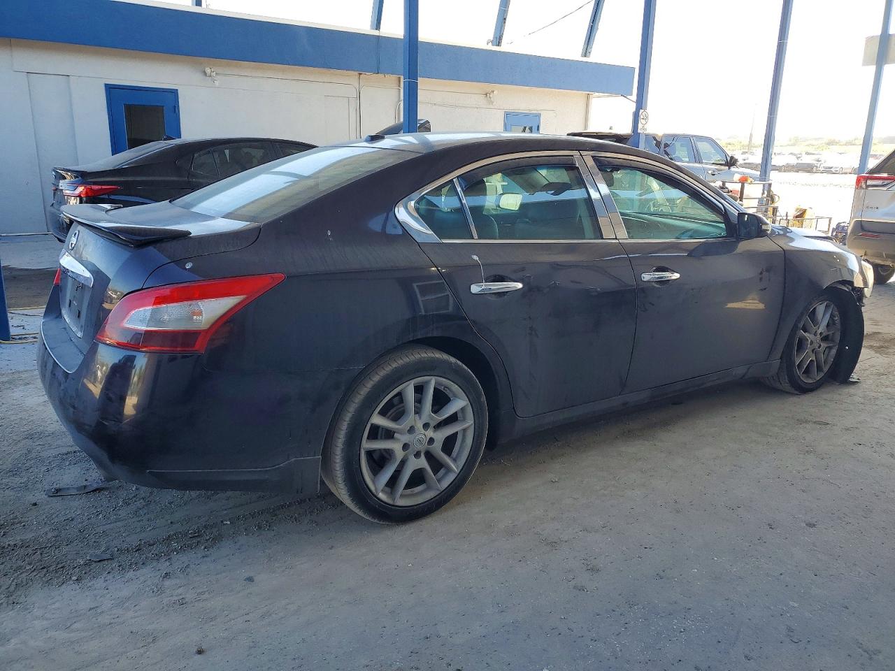 2010 NISSAN MAXIMA S photo 5