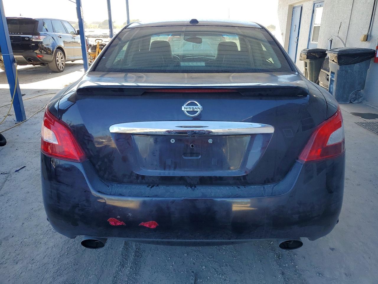 2010 NISSAN MAXIMA S photo 11