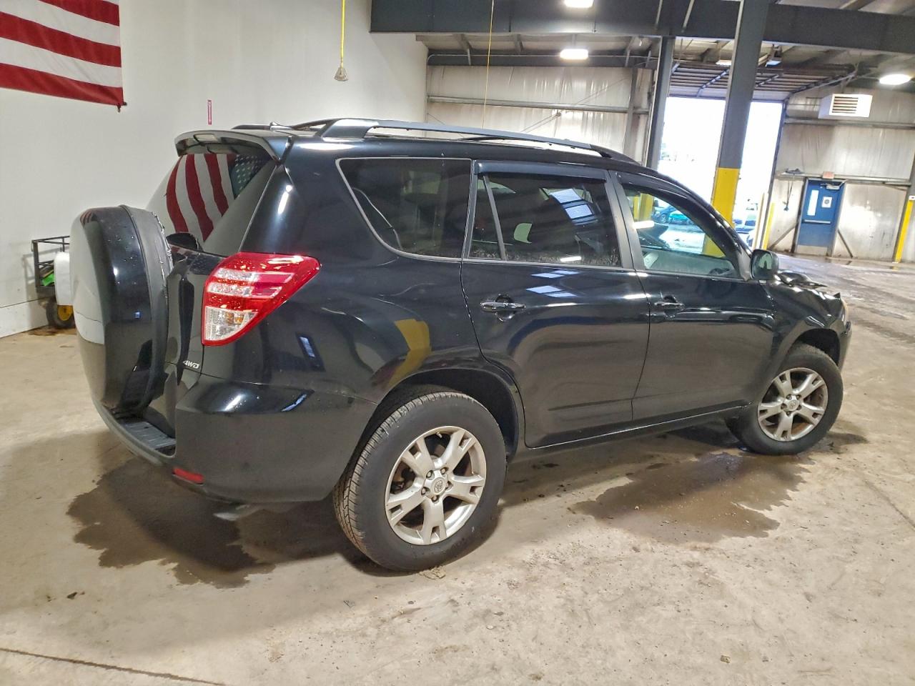 2011 TOYOTA RAV4 photo 3