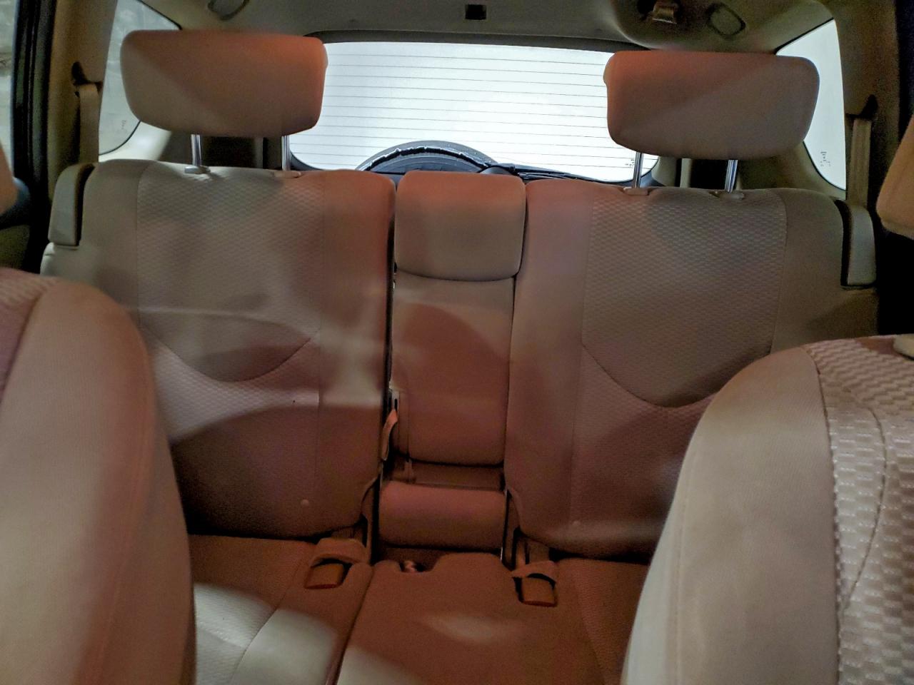 2011 TOYOTA RAV4 photo 10