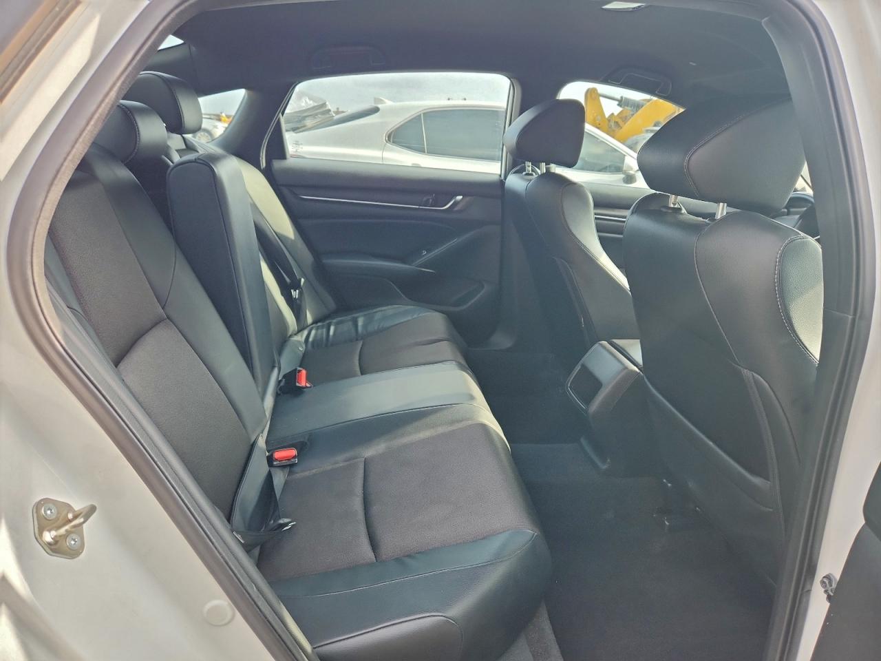 2018 HONDA ACCORD SPORT photo 19