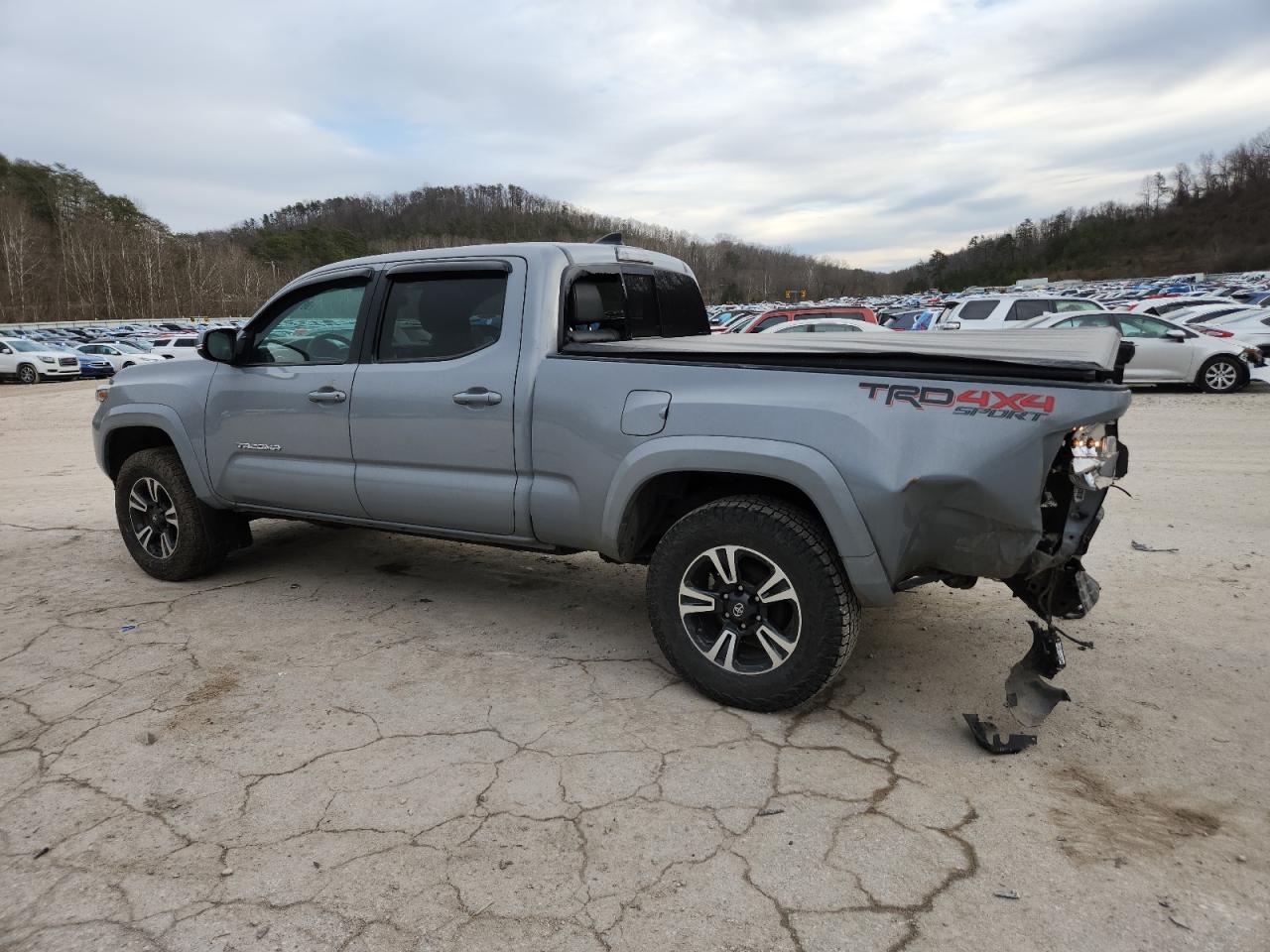 2019 TOYOTA TACOMA DOUBLE CAB photo 2