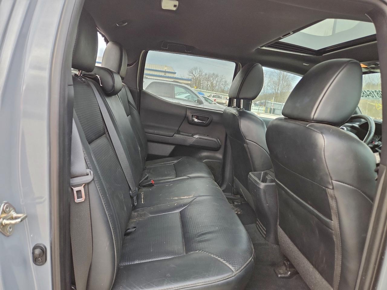 2019 TOYOTA TACOMA DOUBLE CAB photo 10