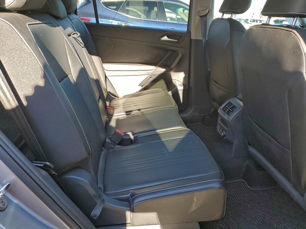 2024 VOLKSWAGEN TIGUAN SE photo 11