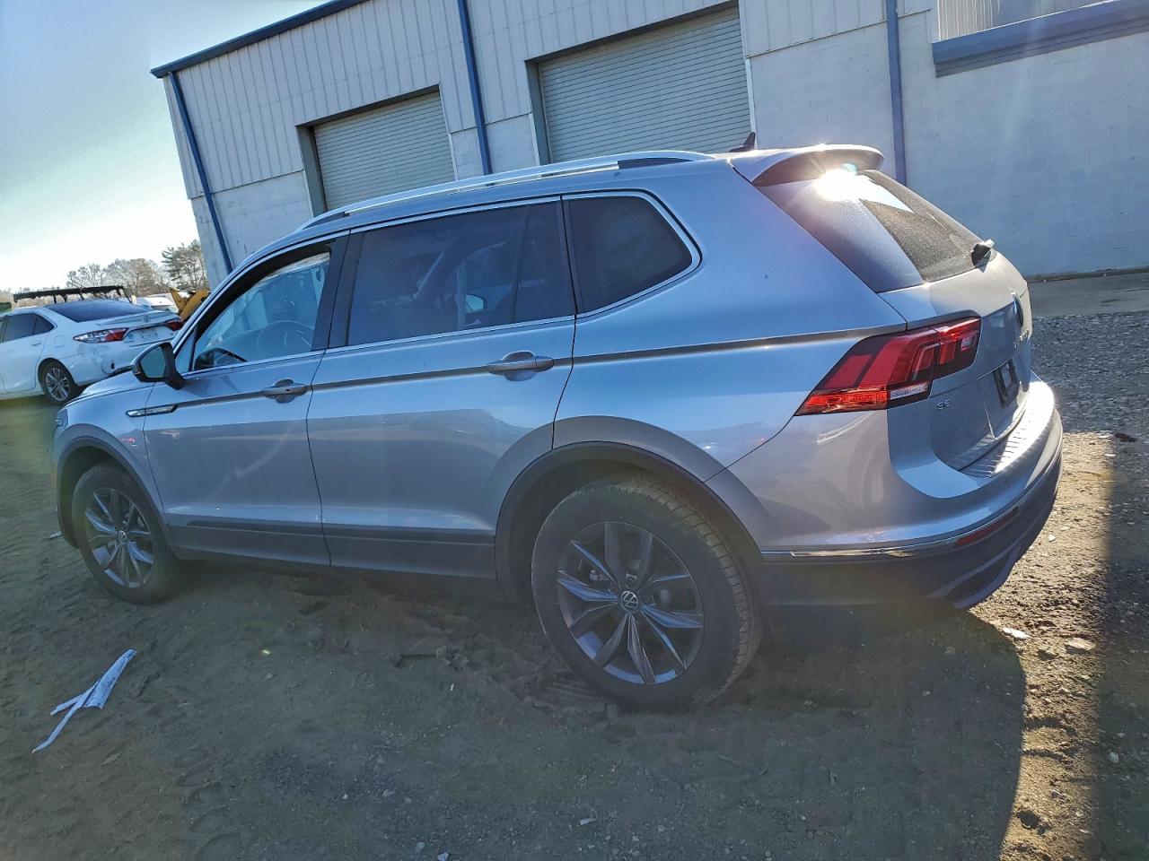 2024 VOLKSWAGEN TIGUAN SE photo 2