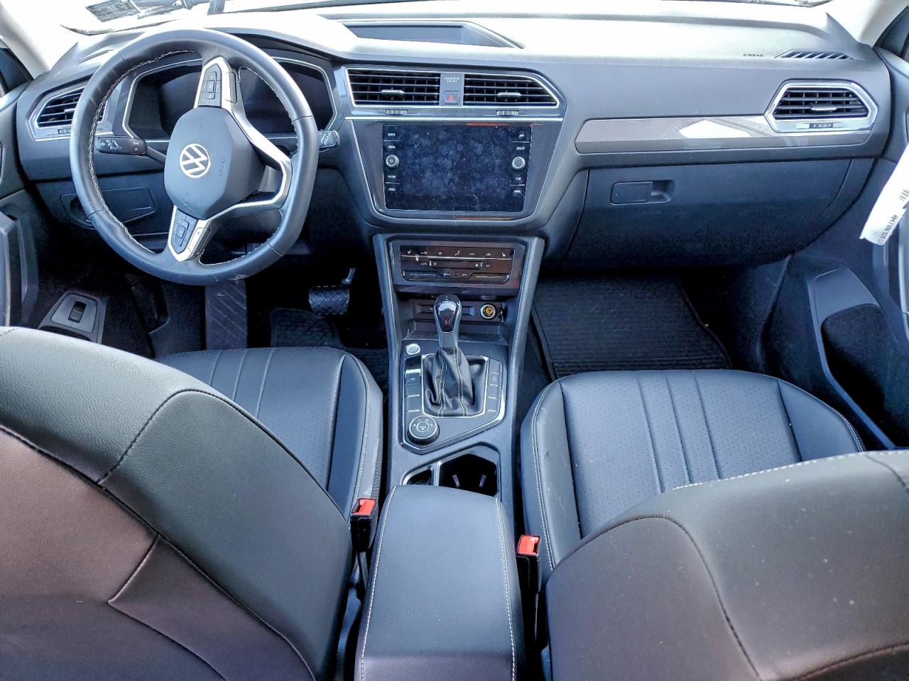 2024 VOLKSWAGEN TIGUAN SE photo 8