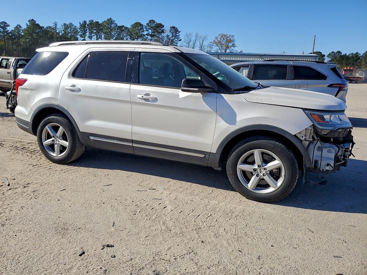 2019 FORD EXPLORER XLT photo 7